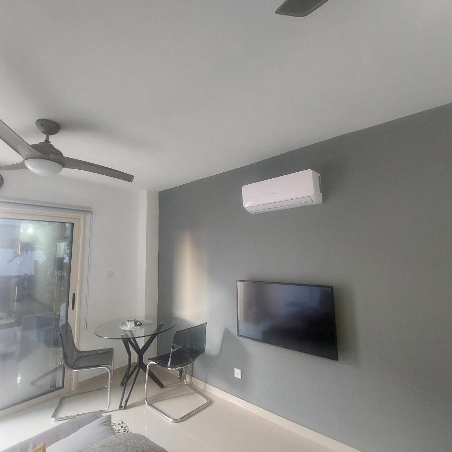 Modern Studio Apartment Armonia Court Paralimni Bagian luar foto