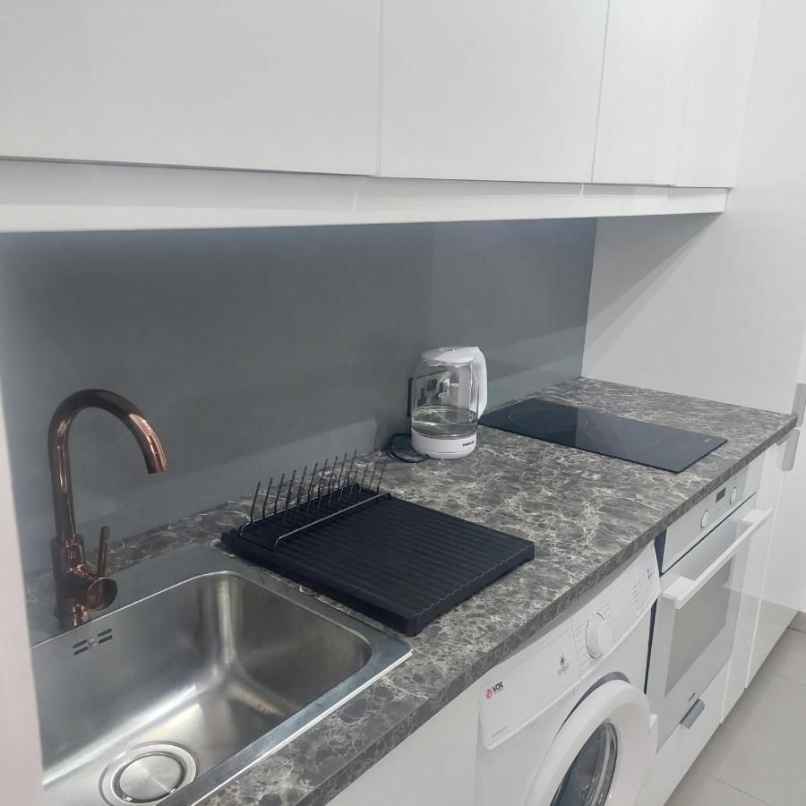 Modern Studio Apartment Armonia Court Paralimni Bagian luar foto